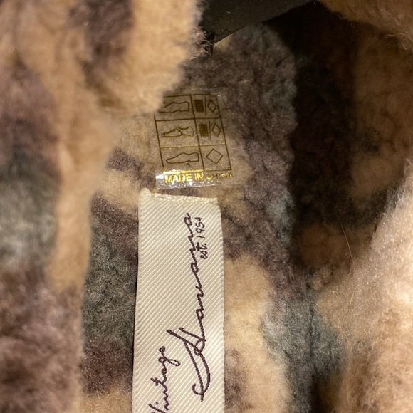 Vintage Havana Fuzzy Camouflage Multi Slip On Sneaker Shoes 7.5 - Picture 14 of 17